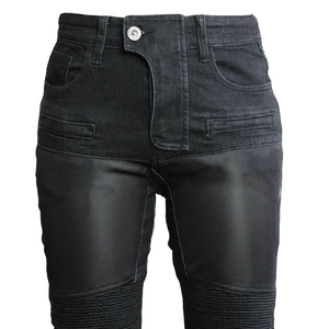 Dettagli dei pannelli in mesh traspirante e stretch sulle ginocchia per jeans moto da donna