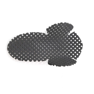 Détail de la protection en mousse EVA noire moulée en 3D respirante pour motocycliste