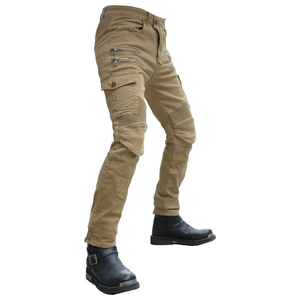 Détail du pantalon cargo moto kaki avec genoux plissés renforcés et poches zippées pratiques