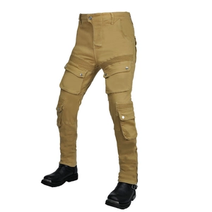 Détails du pantalon cargo de moto kaki avec plusieurs poches et panneaux de genou plissés