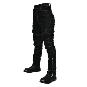 Détails du pantalon cargo moto imperméable avec surpiqûres blanches et bandes réfléchissantes