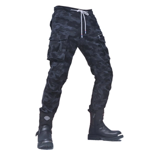 Pantaloni cargo da moto da uomo con stampa mimetica scura e multitasche funzionali