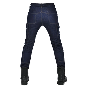 Vue arrière du pantalon cargo moto vintage avec coutures orange et poches renforcées