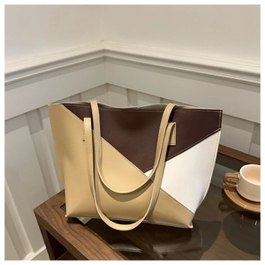Borsa tote tricolore minimalista in pelle sintetica beige e marrone con spalline sottili