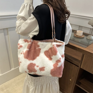 Women Cow Print Plush Tote Bag Large Capacity Faux Fur Shoulder Bag With PU Leather Handle For Autumn Winter Fashion