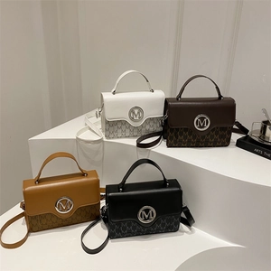 Dames Chique Kleine Vierkante Tas PU Leer Monogram Print Crossbody Schoudertas Met Metalen M Logo Handtas Dagelijkse Tas