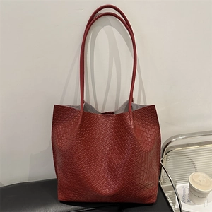 Grand sac cabas rouge tissé pour femme, sac à épaule élégant idéal pour le quotidien