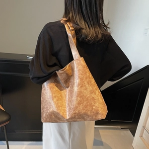 Women Large Capacity Tote Bag Vintage Synthetic Leather Shoulder Bag Retro Casual Commuter Hobo Underarm Bag For Daily Life