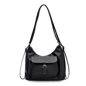 Sac à bandoulière rétro en nylon noir avec coutures contrastées et sangle réglable