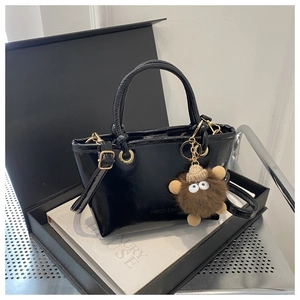 Damen Umhängetasche Aus Glänzendem PU-Leder Mini-Tote-Handtasche Mit Pelzigem Monster-Anhänger Lässige Retro-Schultertasche