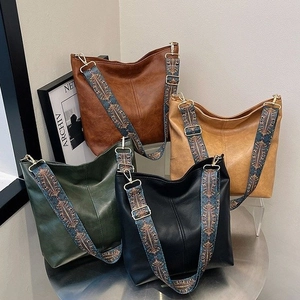 Women's Large Capacity PU Leather Shoulder Bag With Wide Ethnic Pattern Strap Stylish Retro Hobo Tote Crossbody Handbag