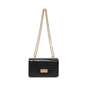 Fashionable black crocodile-patterned patent leather box bag with gold chain strap