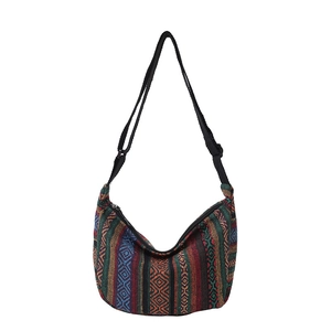 Sac à bandoulière style ethnique avec motifs géométriques et sangle réglable