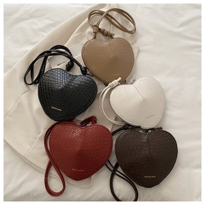 Fashionable heart-shaped woven texture crossbody bags in five stylish assorted colors