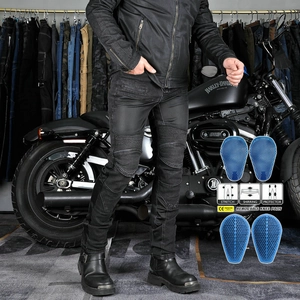 Detail der Motorradjeans mit Stretch-Knien und blauen Schutzpolstern für Herren