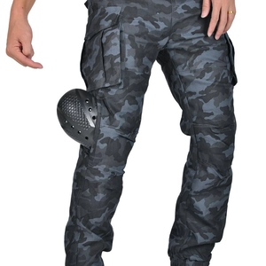 Pantalon de moto camouflage pour homme avec poches cargo et genouillères de protection noires
