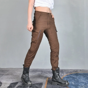 Pantalon de moto marron slim pour femme avec poches cargo et protections intégrées