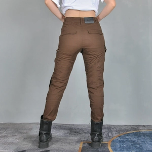 Pantalon moto femme marron style cargo, taille haute coupe ajustée avec design protecteur