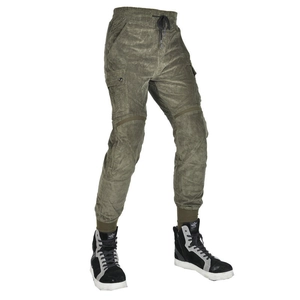 Détail du pantalon de moto en velours côtelé vert armée avec poches cargo
