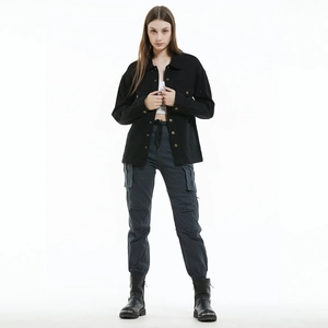 Pantalon cargo moto pour femmes avec protections en silicone et détails camouflage