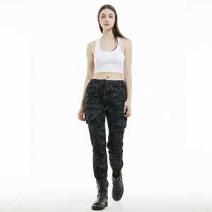 Pantalon de moto cargo camo gris foncé pour femme avec protections et ourlets élastiques