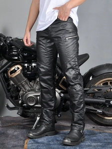 Schwarze beschichtete Motorradhose für Herren mit Multi-Taschen und verstärkten Knien
