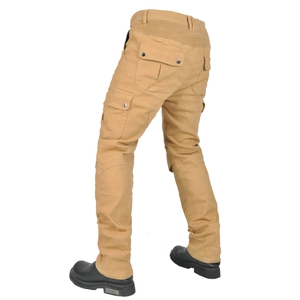 Dettaglio dei pantaloni da moto kaki con tasche cargo e pannelli a fisarmonica