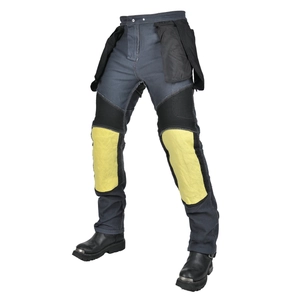 Dettaglio dei jeans da moto con protezioni gialle per le ginocchia e tasche cargo