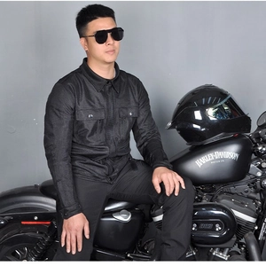 Veste moto homme en mesh respirant noir, style urbain décontracté avec protections incluses