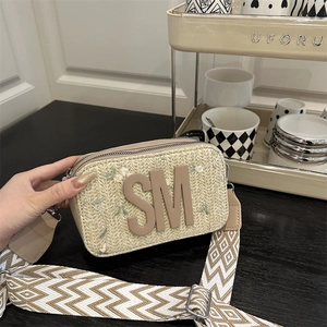 Borsa a Tracolla Estiva in Paglia Tessuta con Ricamo Floreale per Donna Borsa a Tracolla con Lettera SM Tracolla Larga Geometrica