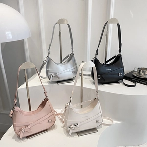 Sac Sous le Bras Mode Femme Sac à Épaule en Cuir PU Avec Nœud Boucle de Ceinture Bandoulière Croisée Pour Quotidien
