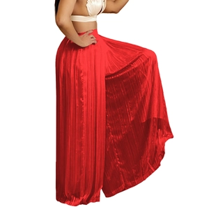 Rote Plisse-Hose mit hoher Taille, weitem Bein und fließender Satin-Optik