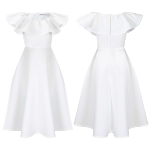 Détail d'une robe mi-longue blanche à épaules dénudées avec grands revers et ourlet évasé