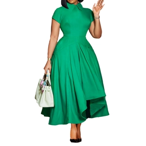 Robe de soirée élégante vert herbe à taille haute avec grand ourlet plissé et manches courtes