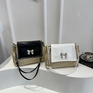 Women Bow Knot Straw Patchwork Shoulder Bag Summer Vacation PU Leather Messenger Bag With Metal Chain Strap Underarm Bag