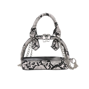 Mini sac à main motif serpent noir et blanc avec chaîne argentée et poignée supérieure