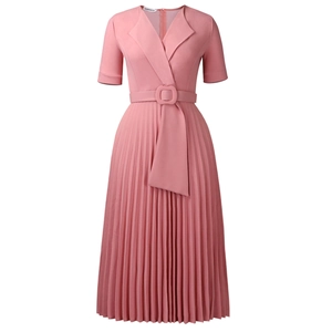 Detail of the pink short-sleeve midi dress featuring a pleated skirt and a square buckle belt