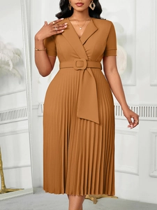 Elegant brown V-neck pleated midi dress with short sleeves and a matching waist belt