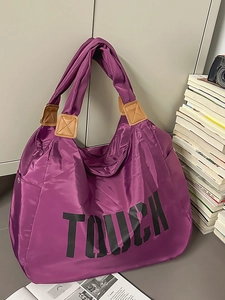 Borsa tote viola in nylon con scritta TOUCH e manici in similpelle marrone