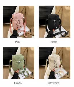 Mini sacs bandoulière en nylon disponibles en rose, noir, vert et beige avec sangles