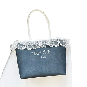 Bolso tote de mezclilla azul con ribete de encaje blanco y bordado estilo coreano