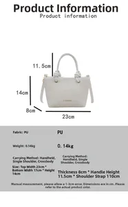 Détail du sac blanc en PU texture serpent avec dimensions et texte doré tendance