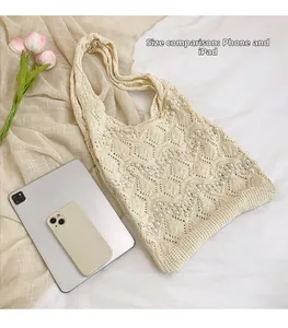 Détail du sac cabas au crochet avec perles montrant la taille par rapport à l'iPad
