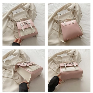 Quatre vues d'un mini sac à dos rose et blanc avec nœud et pendentif en cœur