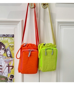 Trinkflaschentasche aus Nylon in Orange und Grün mit Reißverschluss und Kordelzug
