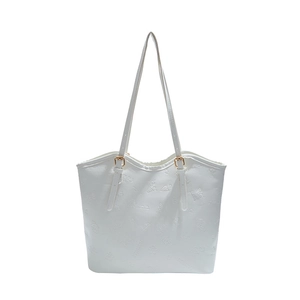 Sac cabas vintage blanc avec motifs de papillons et fleurs en relief