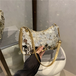 Sac bandoulière tendance à paillettes dorées et argentées avec sangle en chaîne métallique