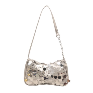 Sac à bandoulière à paillettes argentées avec chaîne élégante et fini métallisé