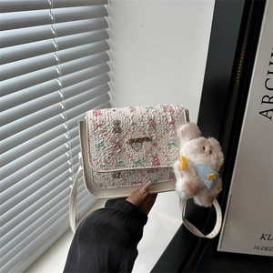 Sac Bandoulière Femme En Cuir PU Kawaii Imprimé Ours Floral Mode Sac À Épaule À Rabat Avec Breloque En Peluche