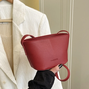 Fashion Pebbled PU Leather Bucket Bag Minimalist Crossbody Shoulder Bag With Fashion Letter Embossing For Women